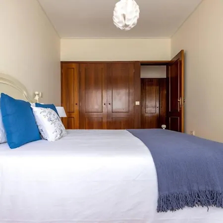 Apartment Lobo